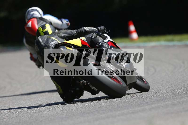 Archiv-2025/42 07.08.2025 Peter Studer Girls Day ADR/Gruppe orange/backside